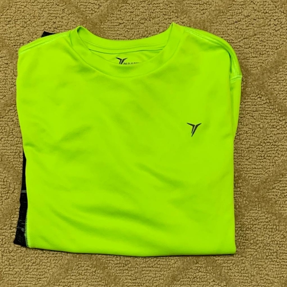 4/$20 Old Navy Active Boys Short Sleeve T-Shirt - Picture 4 of 4